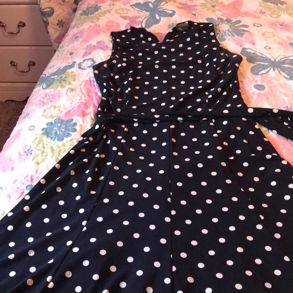 Dress - Picture 3 of 3